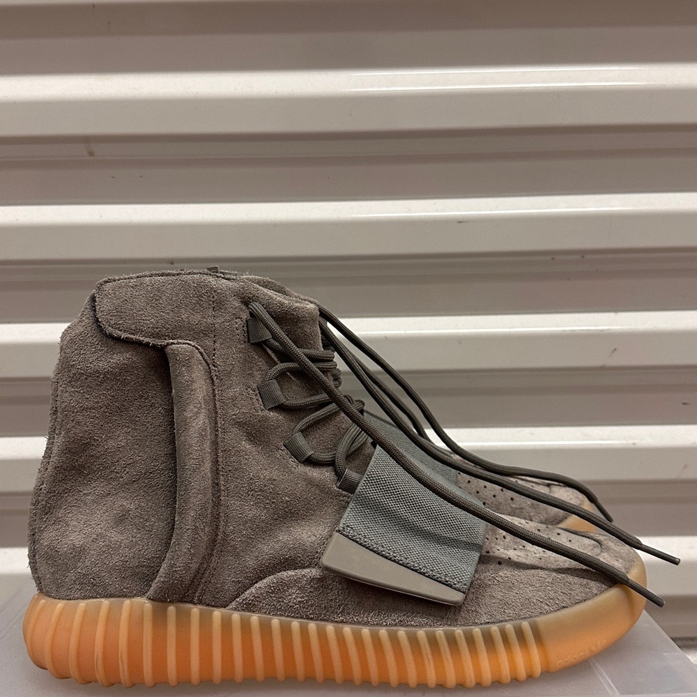 2016 YEEZY BOOST 750 “GREY GUM” - Picture 2 of 6